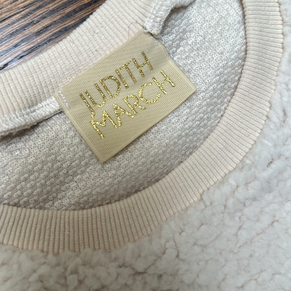 Judith March - Mama Bear fleece adorned in rhinestone - Picture 4 of 4